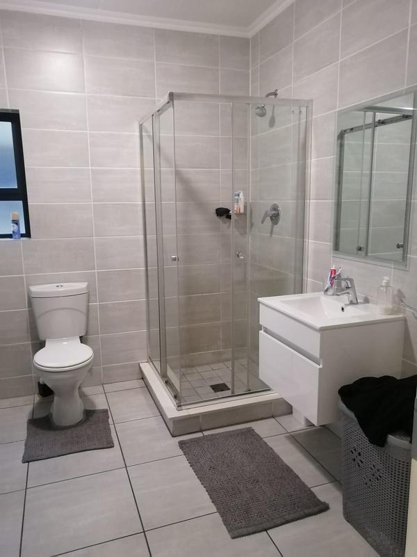 To Let 2 Bedroom Property for Rent in Waterfall Gauteng