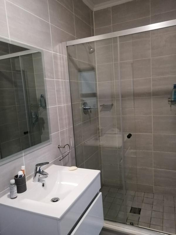 To Let 2 Bedroom Property for Rent in Waterfall Gauteng