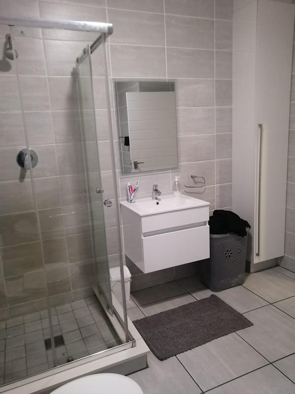 To Let 2 Bedroom Property for Rent in Waterfall Gauteng