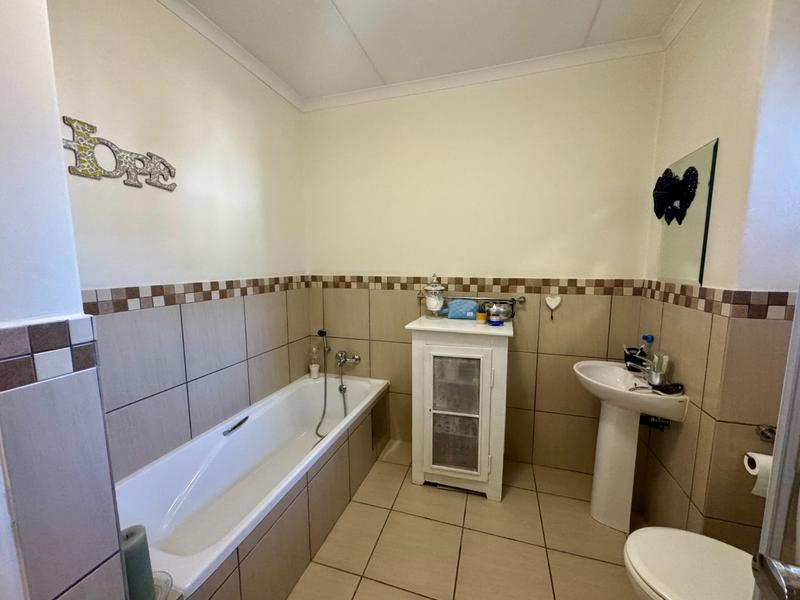 1 Bedroom Property for Sale in Barbeque Downs Gauteng