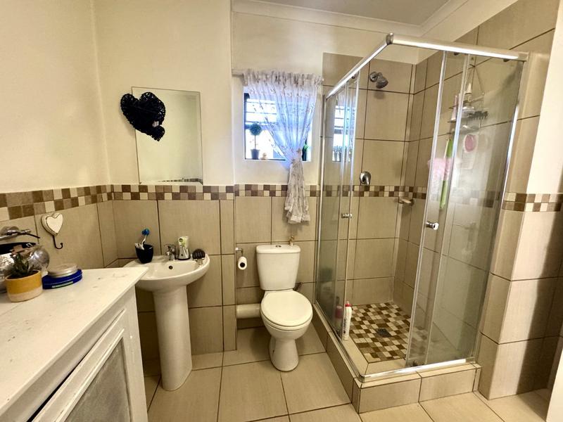 1 Bedroom Property for Sale in Barbeque Downs Gauteng