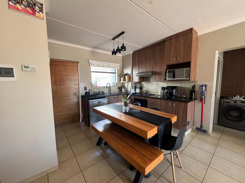 2 Bedroom Property for Sale in Barbeque Downs Gauteng