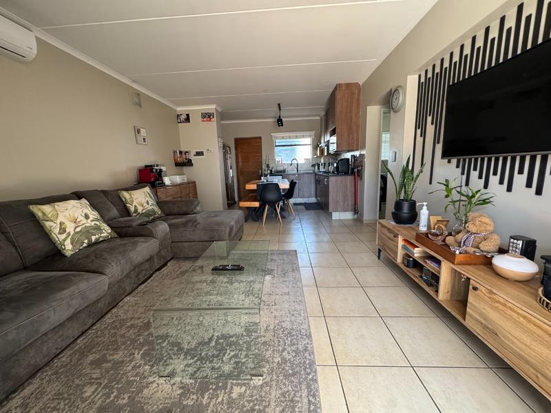 2 Bedroom Property for Sale in Barbeque Downs Gauteng