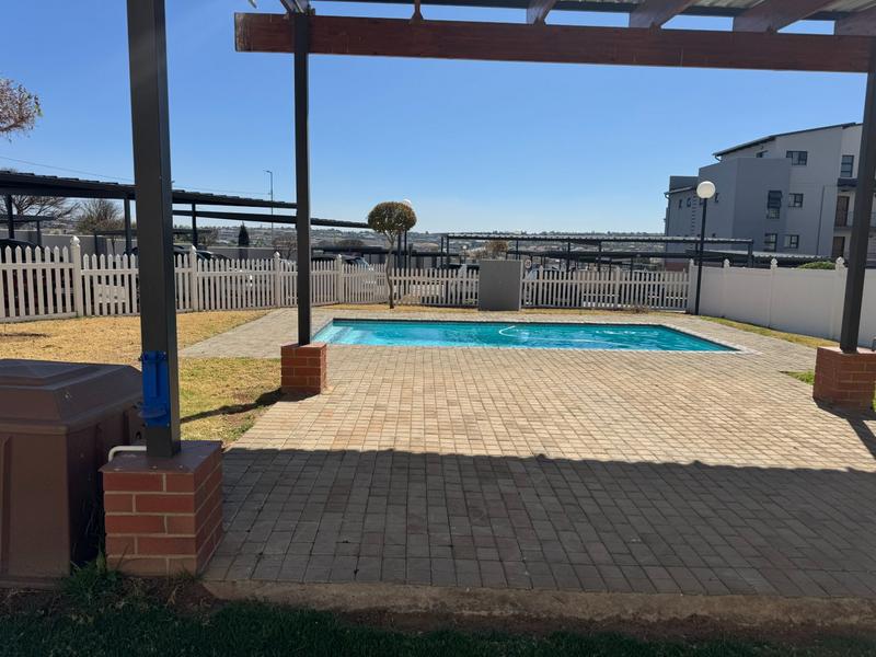 2 Bedroom Property for Sale in Barbeque Downs Gauteng