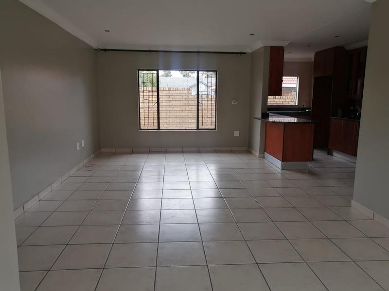 To Let 3 Bedroom Property for Rent in Thatchfield Gauteng