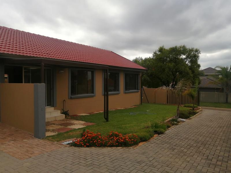 To Let 3 Bedroom Property for Rent in Thatchfield Gauteng