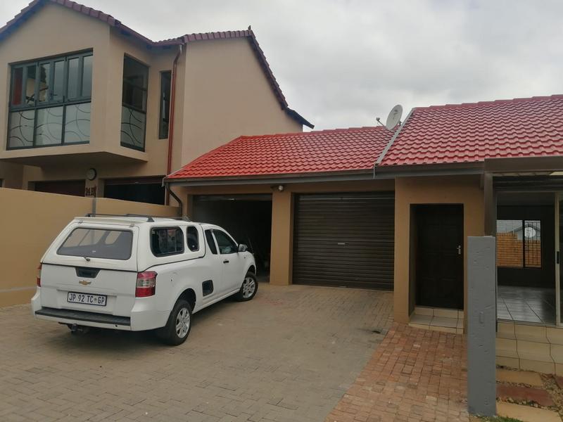 To Let 3 Bedroom Property for Rent in Thatchfield Gauteng