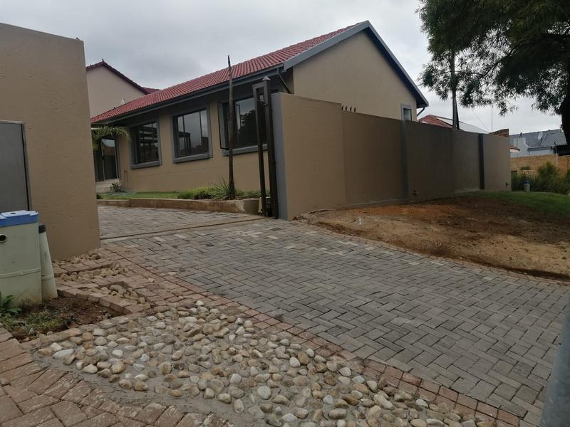 To Let 3 Bedroom Property for Rent in Thatchfield Gauteng