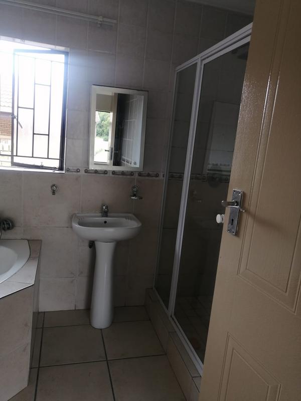 To Let 3 Bedroom Property for Rent in Thatchfield Gauteng