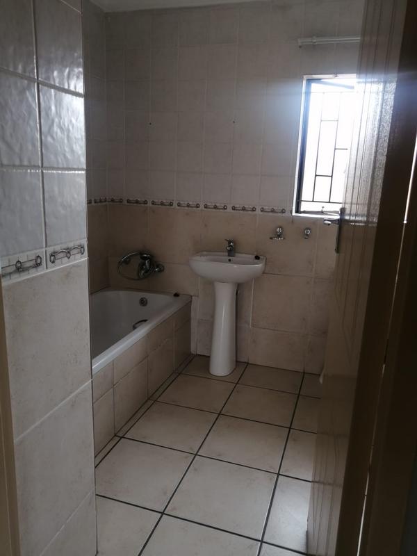 To Let 3 Bedroom Property for Rent in Thatchfield Gauteng