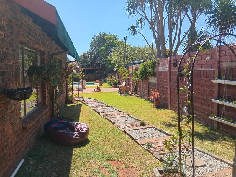 3 Bedroom Property for Sale in Rooihuiskraal Gauteng