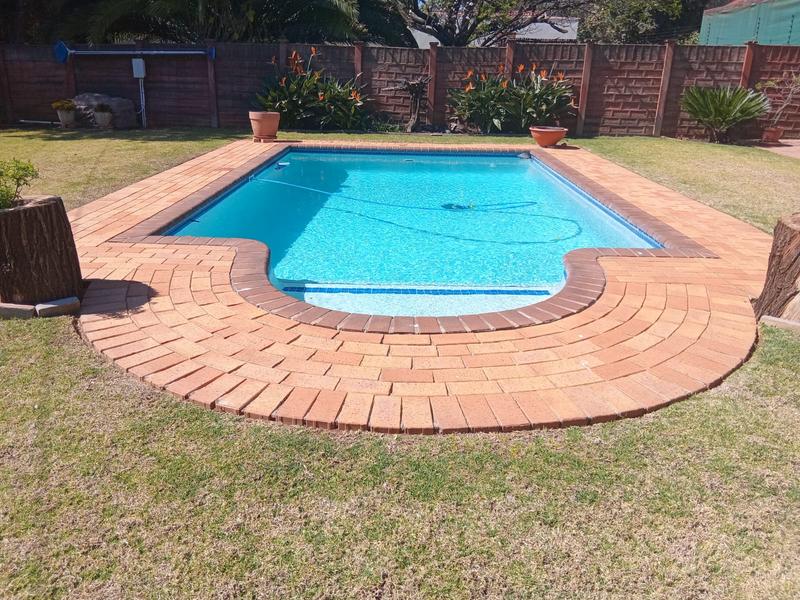 3 Bedroom Property for Sale in Rooihuiskraal Gauteng