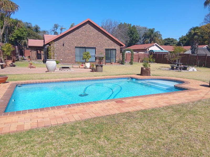 3 Bedroom Property for Sale in Rooihuiskraal Gauteng