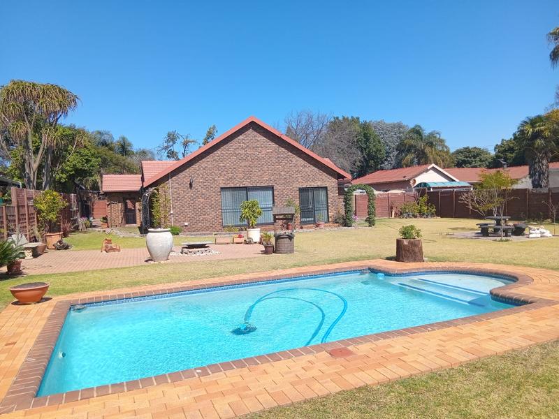 3 Bedroom Property for Sale in Rooihuiskraal Gauteng