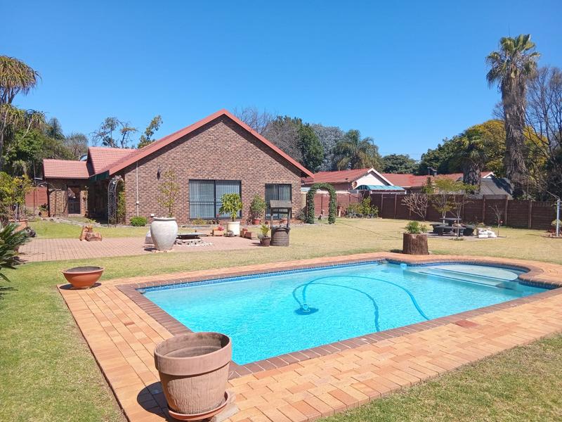 3 Bedroom Property for Sale in Rooihuiskraal Gauteng