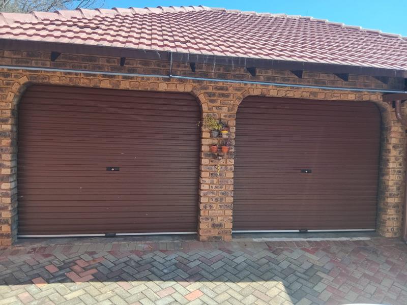3 Bedroom Property for Sale in Rooihuiskraal Gauteng