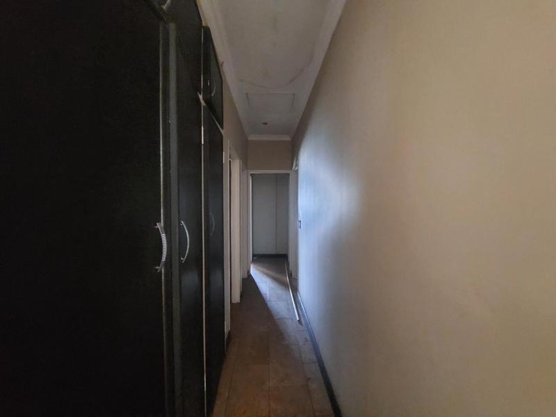 To Let 8 Bedroom Property for Rent in Raslouw A H Gauteng