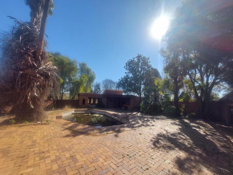 To Let 8 Bedroom Property for Rent in Raslouw A H Gauteng