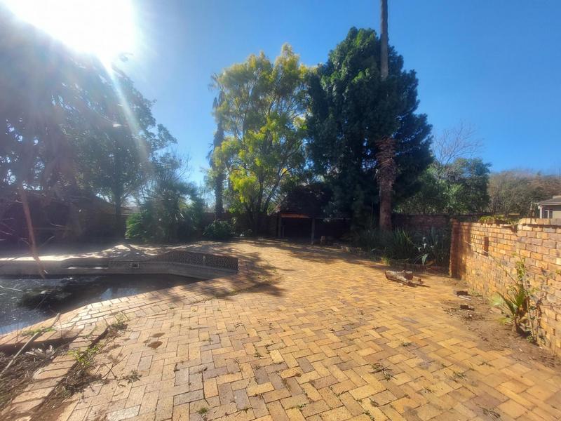 To Let 8 Bedroom Property for Rent in Raslouw A H Gauteng