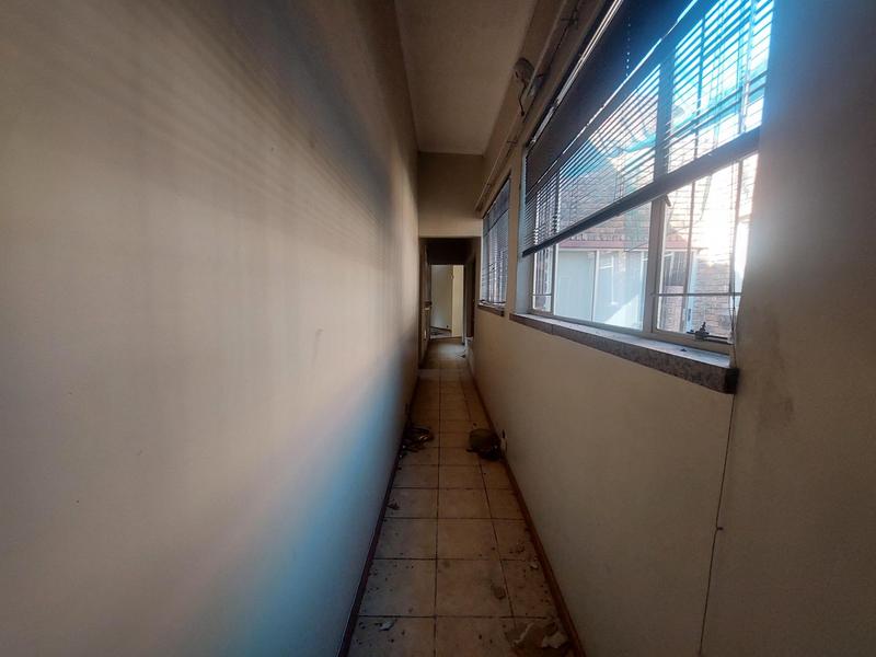 To Let 8 Bedroom Property for Rent in Raslouw A H Gauteng