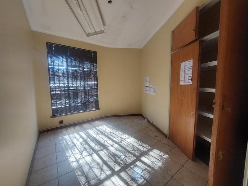 To Let 8 Bedroom Property for Rent in Raslouw A H Gauteng