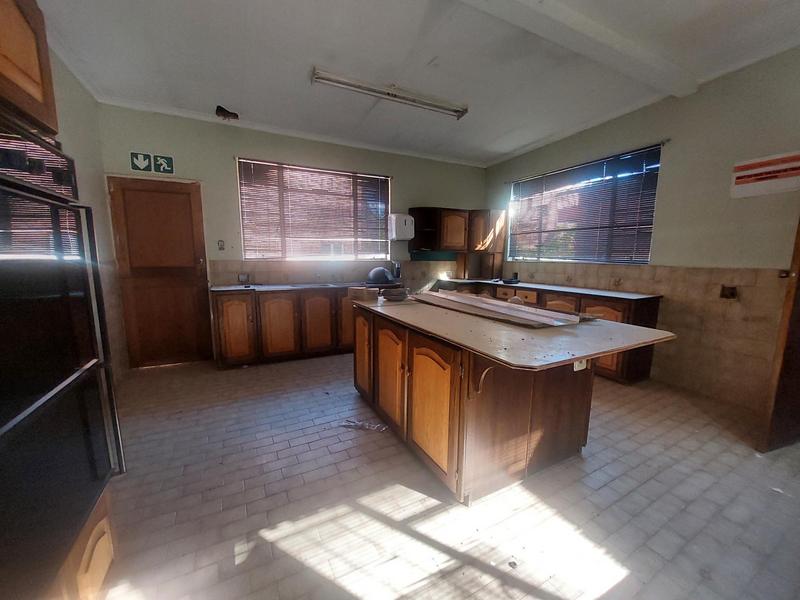To Let 8 Bedroom Property for Rent in Raslouw A H Gauteng