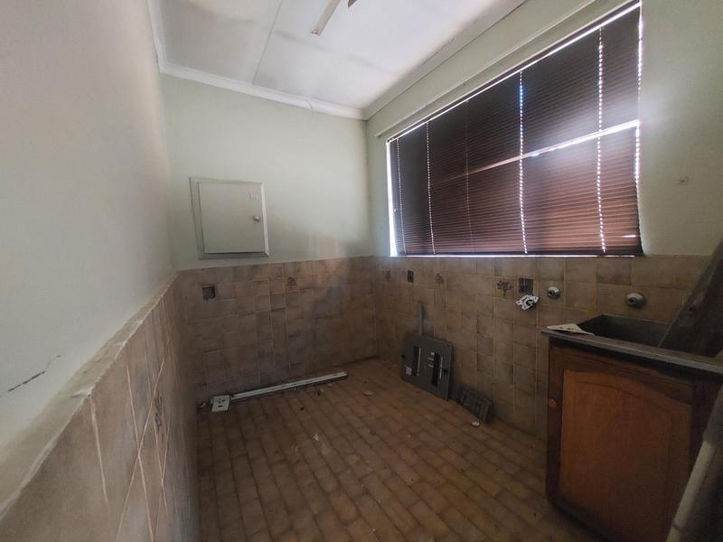 To Let 8 Bedroom Property for Rent in Raslouw A H Gauteng