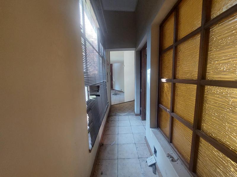 To Let 8 Bedroom Property for Rent in Raslouw A H Gauteng