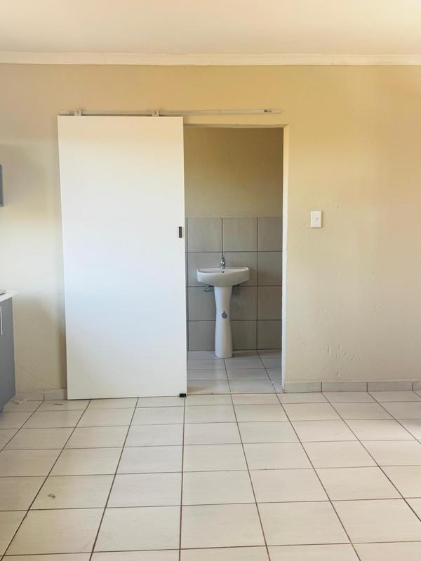 To Let 1 Bedroom Property for Rent in Villa Liza Gauteng