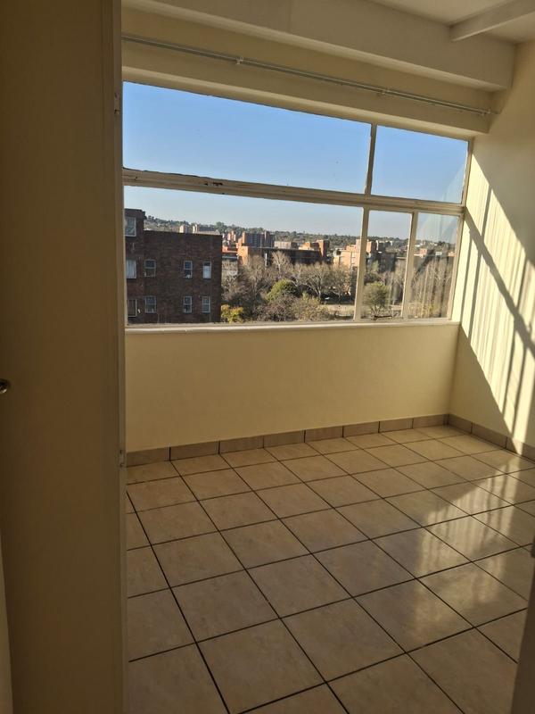 To Let 2 Bedroom Property for Rent in Sunnyside Gauteng