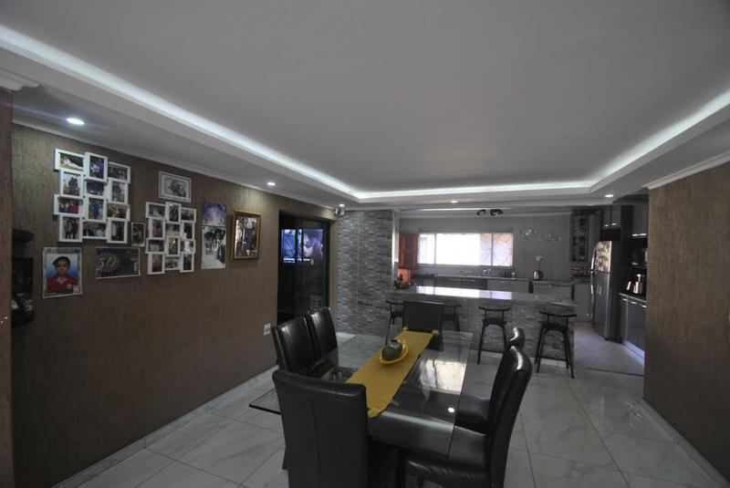 5 Bedroom Property for Sale in Eden Park Gauteng