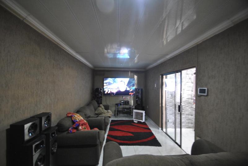 5 Bedroom Property for Sale in Eden Park Gauteng