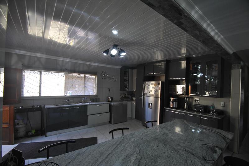 5 Bedroom Property for Sale in Eden Park Gauteng