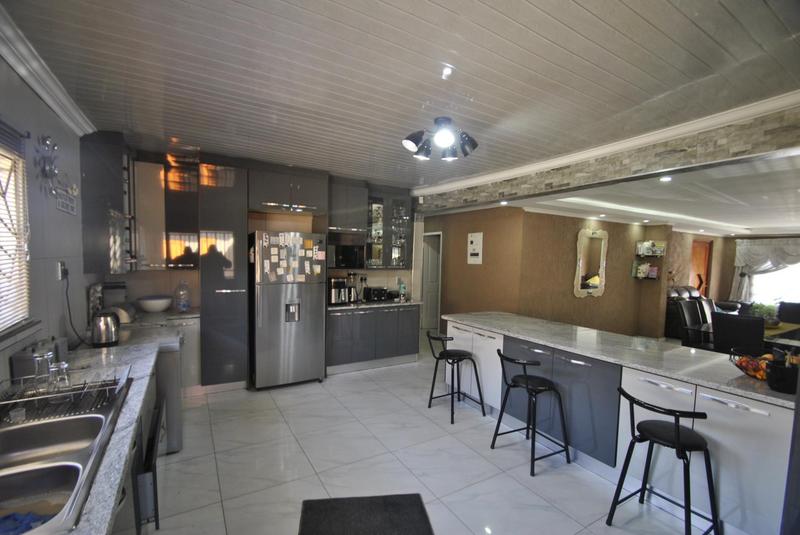 5 Bedroom Property for Sale in Eden Park Gauteng