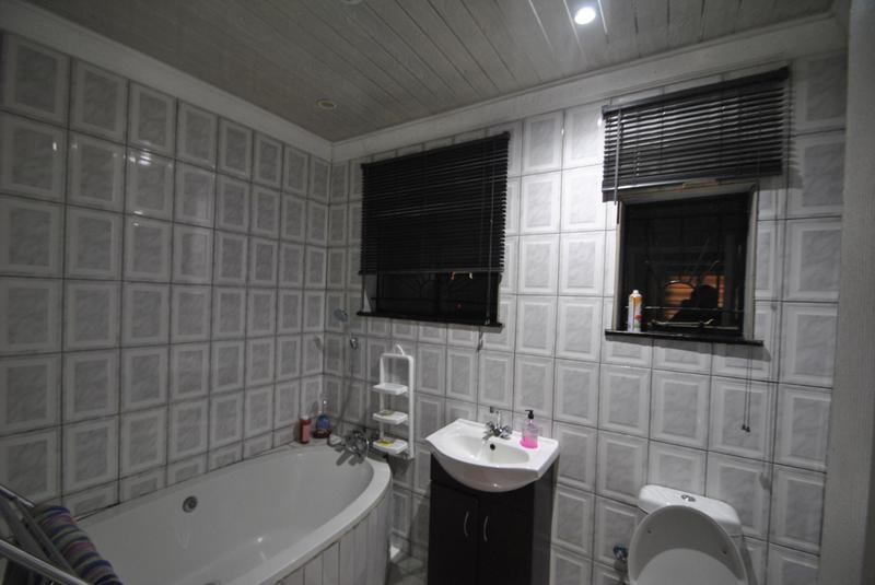5 Bedroom Property for Sale in Eden Park Gauteng