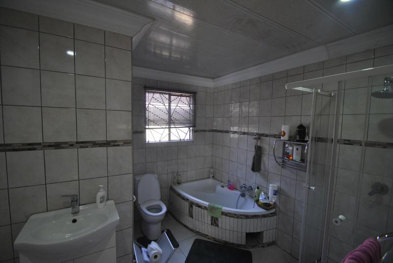 5 Bedroom Property for Sale in Eden Park Gauteng