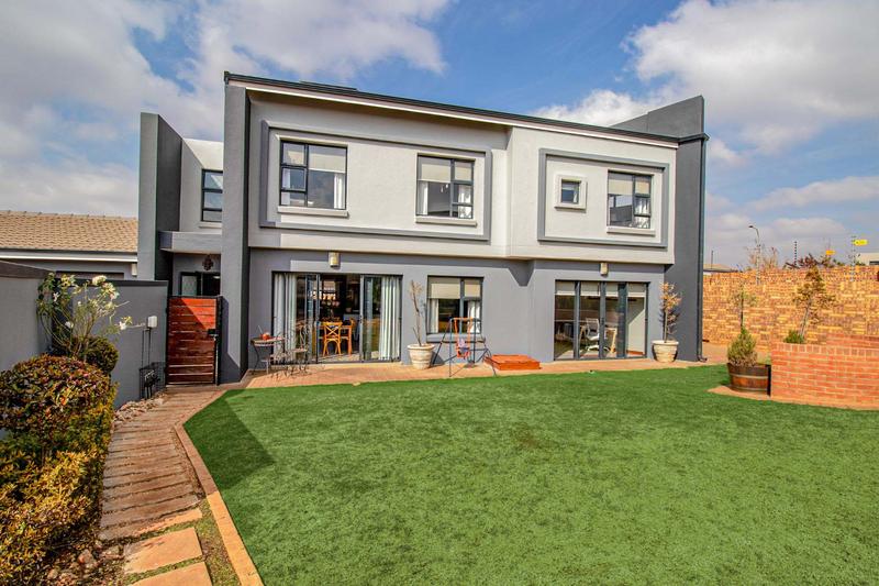 To Let 3 Bedroom Property for Rent in Midstream Meadows Gauteng