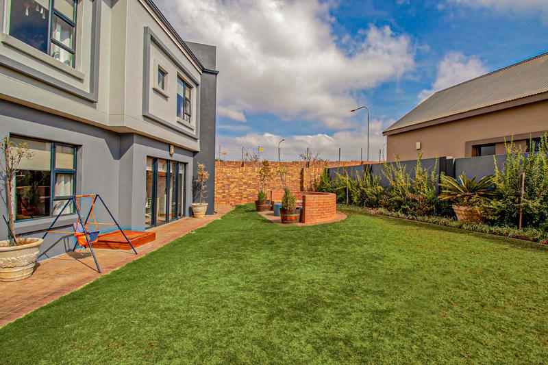 To Let 3 Bedroom Property for Rent in Midstream Meadows Gauteng