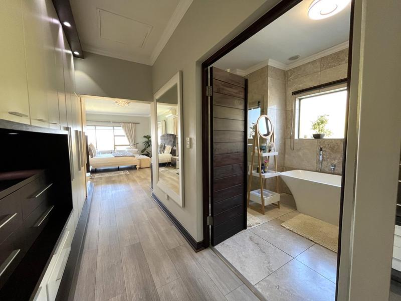 6 Bedroom Property for Sale in Midlands Estate Gauteng
