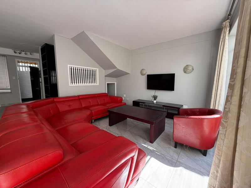 To Let 5 Bedroom Property for Rent in Sandown Gauteng