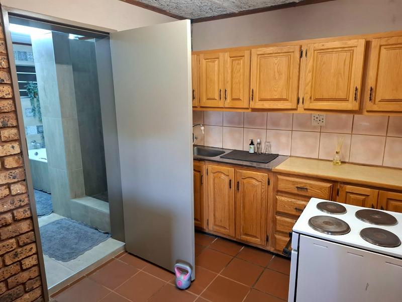 5 Bedroom Property for Sale in Waterkloof Glen Gauteng