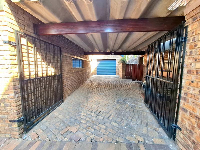 5 Bedroom Property for Sale in Waterkloof Glen Gauteng