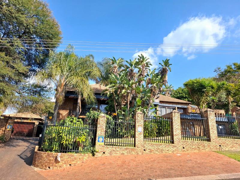 5 Bedroom Property for Sale in Waterkloof Glen Gauteng