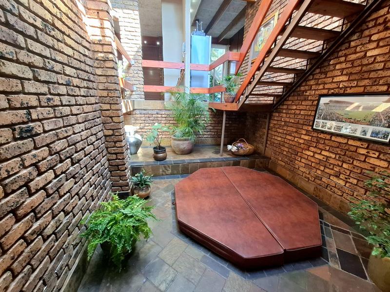 5 Bedroom Property for Sale in Waterkloof Glen Gauteng