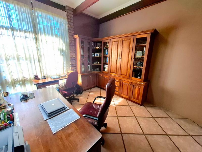 5 Bedroom Property for Sale in Waterkloof Glen Gauteng