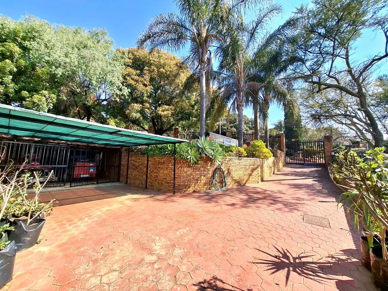 5 Bedroom Property for Sale in Waterkloof Glen Gauteng