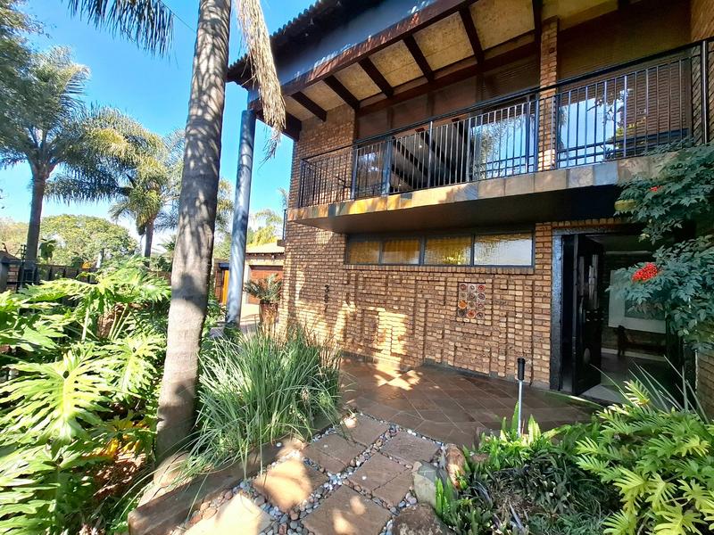 5 Bedroom Property for Sale in Waterkloof Glen Gauteng