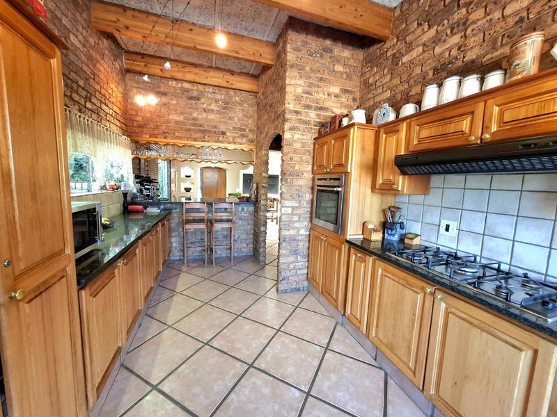 5 Bedroom Property for Sale in Waterkloof Glen Gauteng