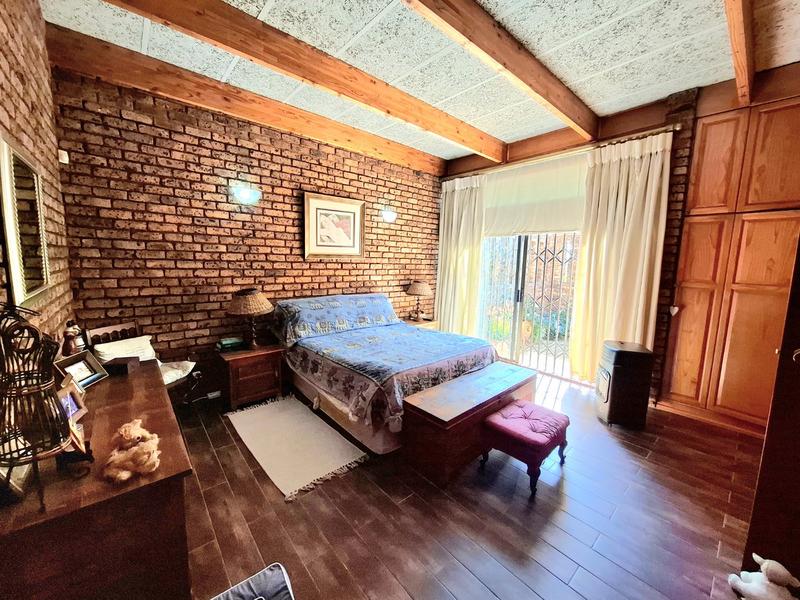 5 Bedroom Property for Sale in Waterkloof Glen Gauteng