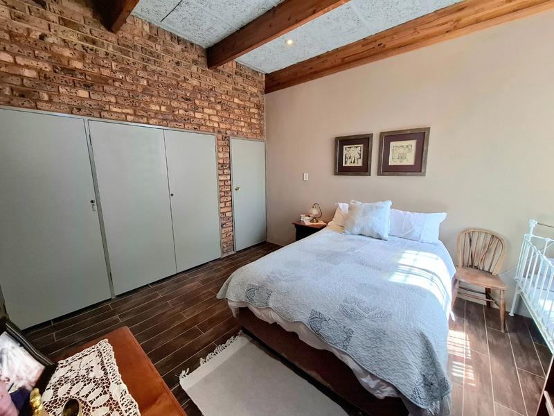 5 Bedroom Property for Sale in Waterkloof Glen Gauteng
